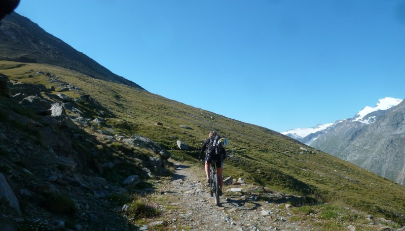 #4 Après la route, la piste : longuette Après la route, la piste : longuette