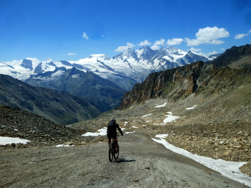 #22 Zwischbergenpass : c Zwischbergenpass : c'est parti sur l'excellente dalle de gravette!