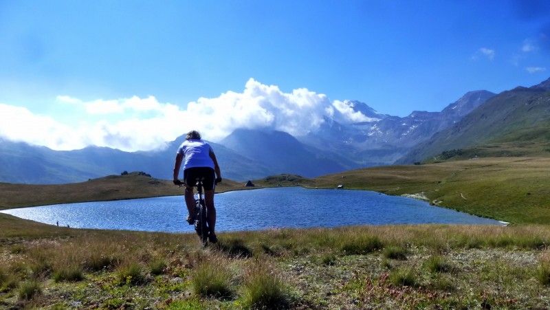 #3 Gibidumsee : le beau lac avec en toile de fond toute le vallon à remonter dominé par le Fletschhorn Gibidumsee : le beau lac avec en toile de fond toute le vallon à remonter dominé par le Fletschhorn