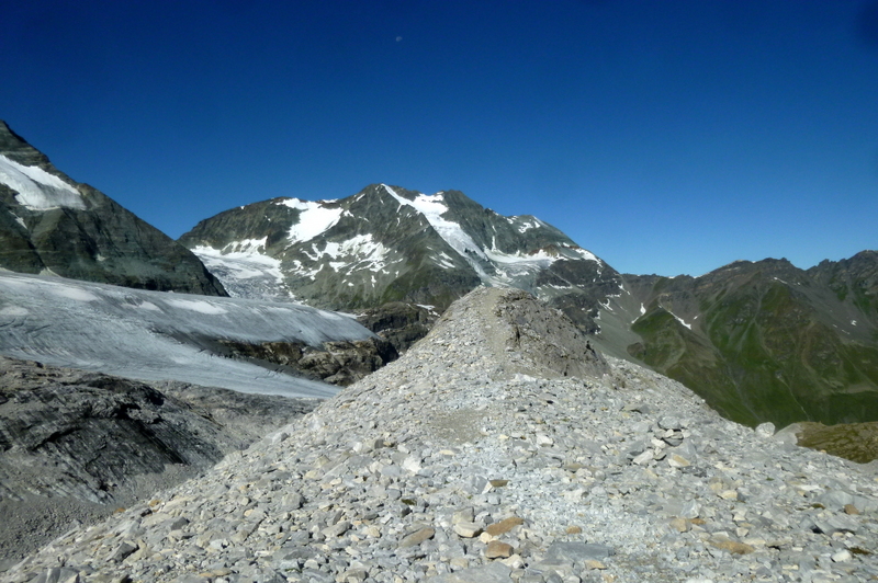 sous le Barrhorn : les énormes glaciers