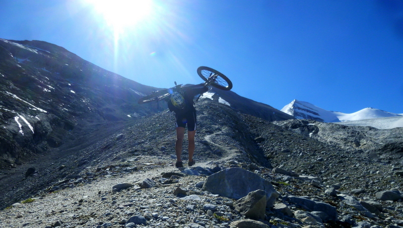 #14 sous le Barrhorn : portage, c sous le Barrhorn : portage, c'est reparti!