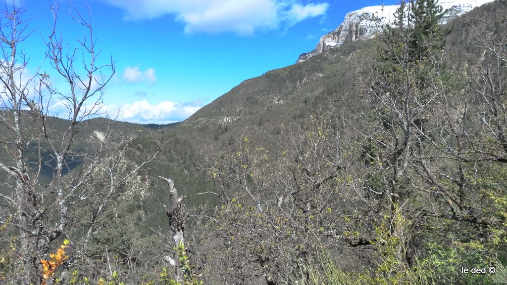 #5 col des Caux : Le point de mire de la traversée en balcon du sentier des Combes. col des Caux : Le point de mire de la traversée en balcon du sentier des Combes.