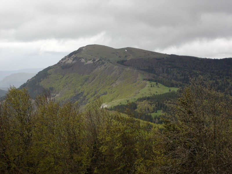 But saint Genix : qui fait bien envie mais la pluie arrive!