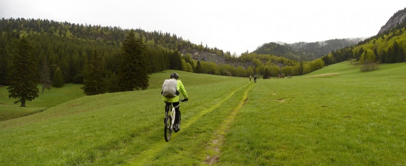 Terrain de foot : la plaine d'Herbouilly