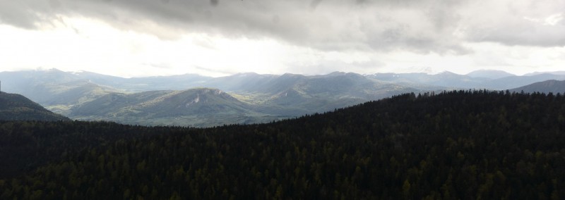 Beau Vercors : au centre, la Roche du Mas