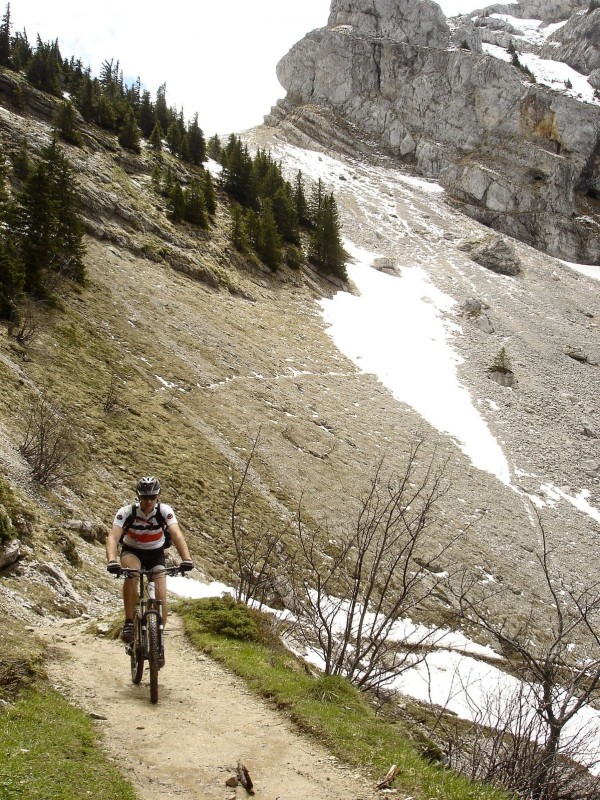 Montée au col de l'Arc : ça roule quelques mètres