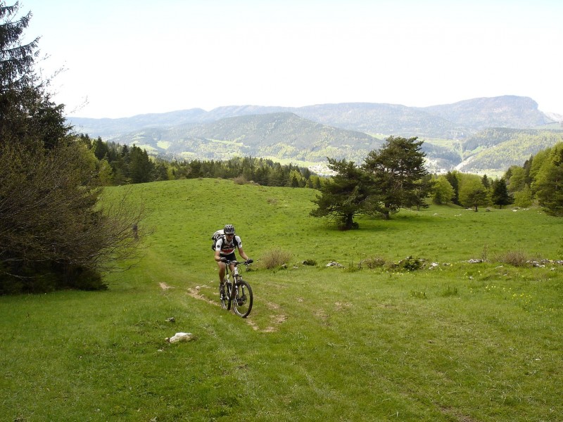 Montée au col de l'Arc : le bas roule encore