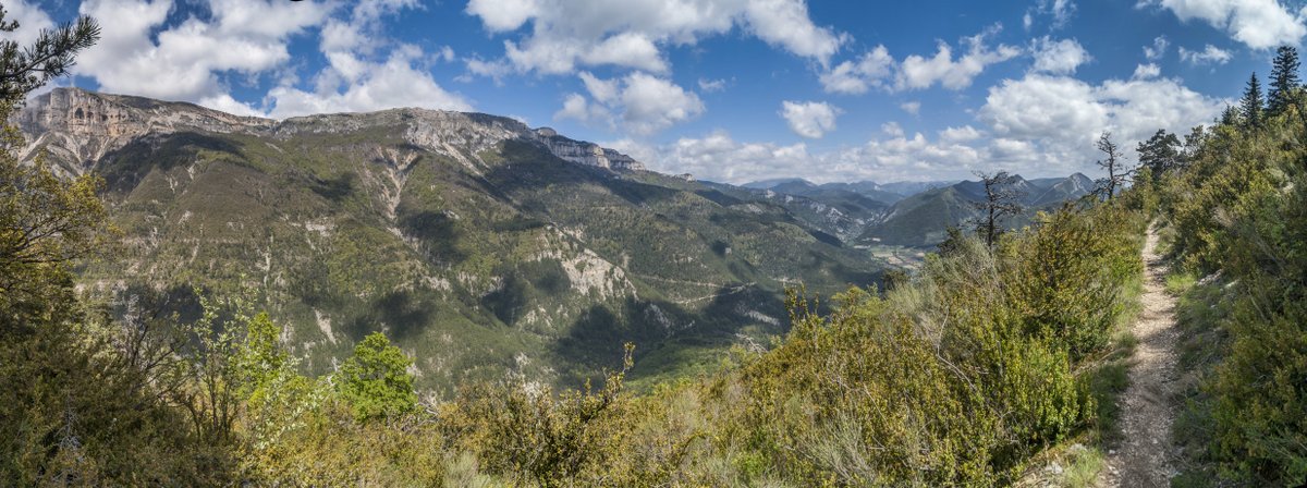#13 Dans la traversée : ptite vue pas pire sur le vallon de Baïn Dans la traversée : ptite vue pas pire sur le vallon de Baïn