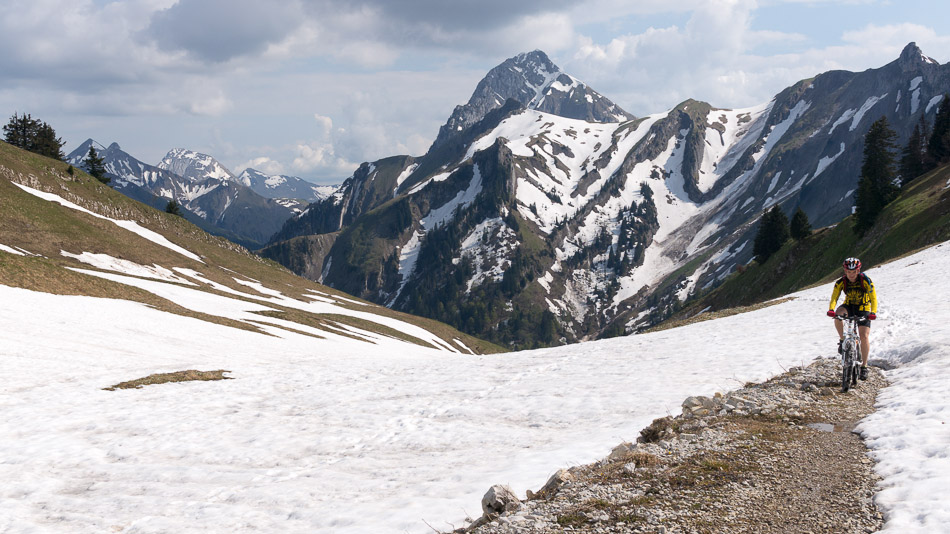 #5 Le couloir N du Trélod : ca reste skiable, il faut juste y porter les skis Le couloir N du Trélod : ca reste skiable, il faut juste y porter les skis