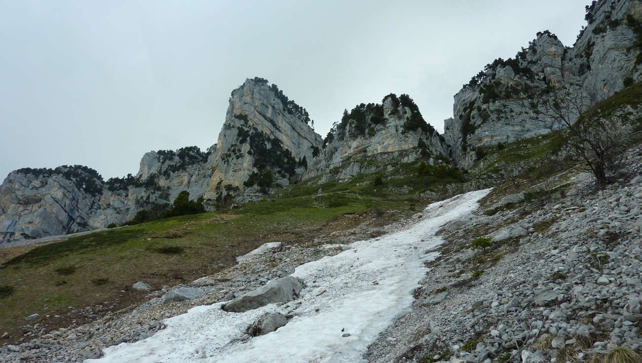 Montbrun : encore des nevés vers le Pas de Montbrun