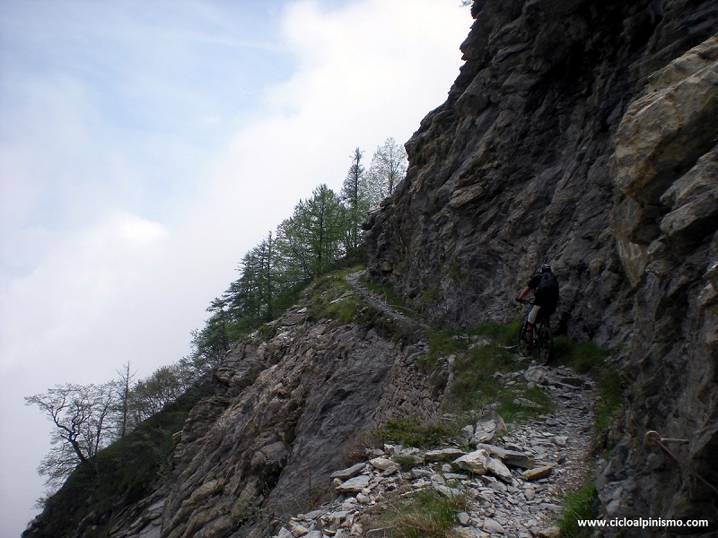 Phil'O : ... sentiero degli Alpini (face Sud)...