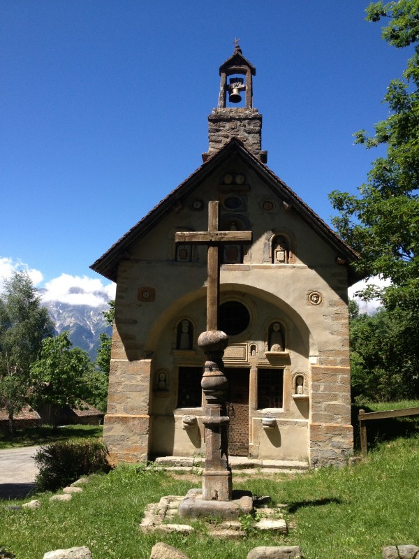 #22 L L'Auberie : Architecture et fronton particulier pour cette Chapelle des Pétètes