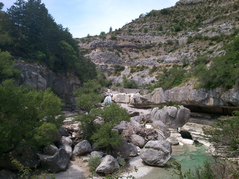 Gorge de la Meouge : au pont Roman