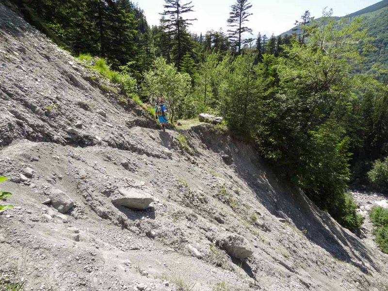 Passage de ravine : Certaines sont plus tendues que d'autres ;o)