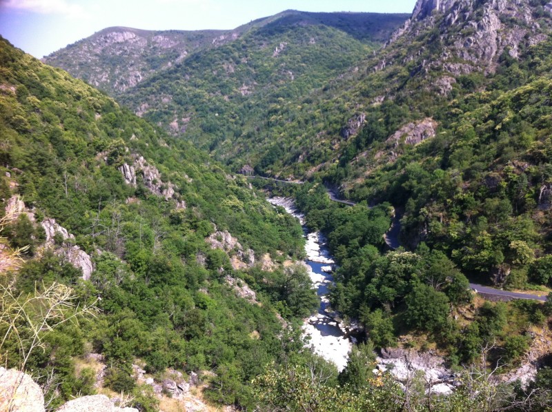 Raid Enduro Ardèche : Vallée de l'Altier depuis le béal.