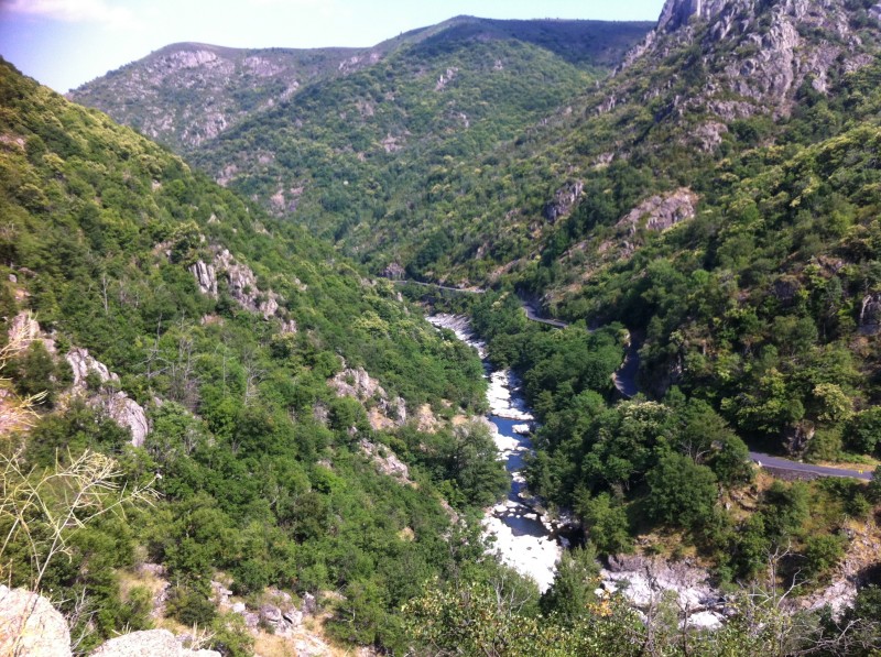 #30 Raid Enduro Ardèche : Vallée de l Raid Enduro Ardèche : Vallée de l'Altier depuis le béal.