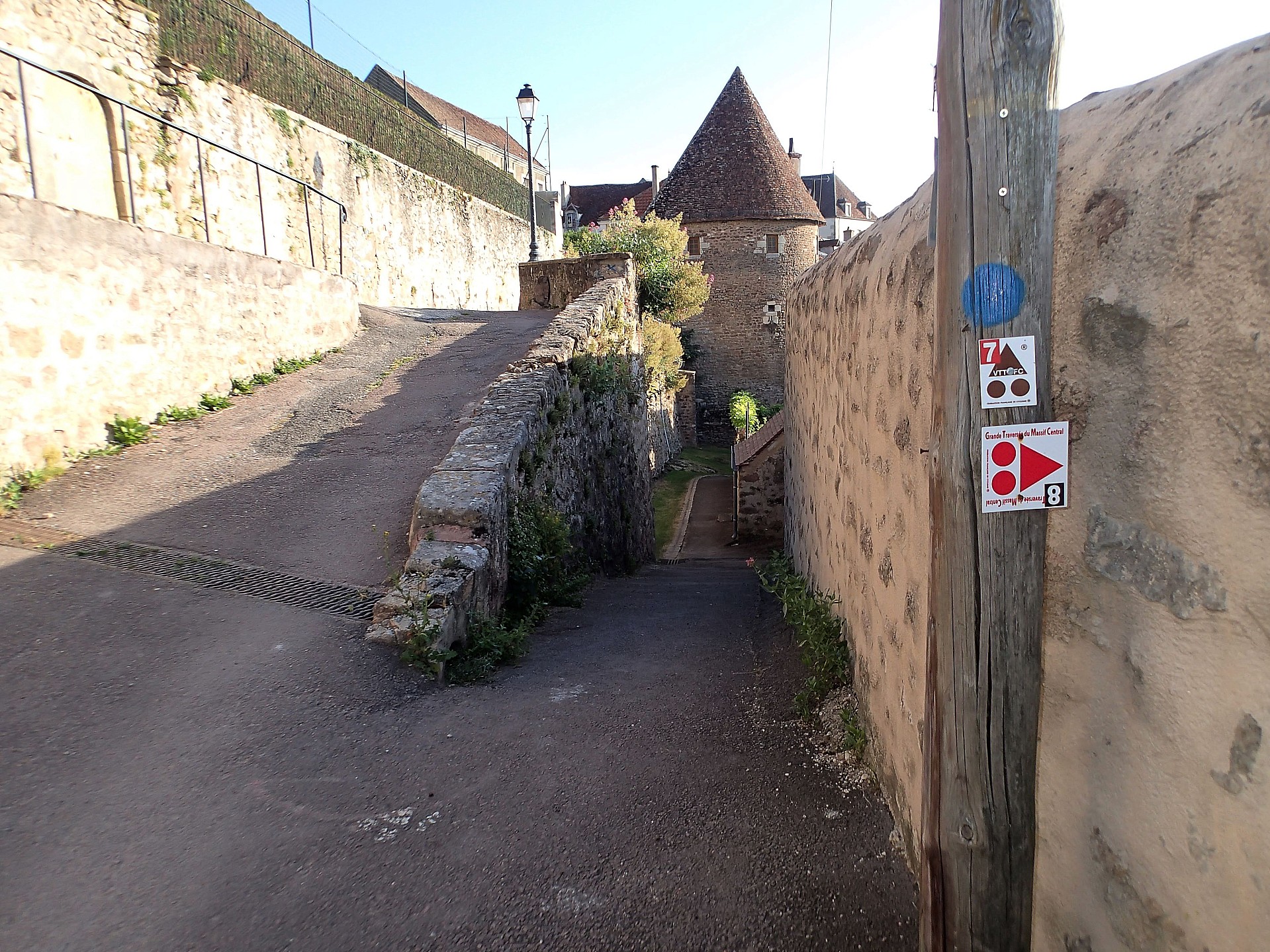Le départ dans Avallon est assez étonnant !