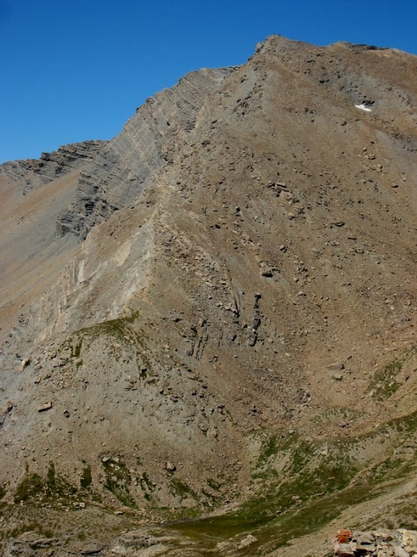 Les 450 m de descente technique et raide de l'épaule sud-est.