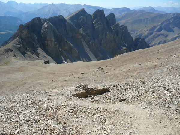 Sentier dans la face SSW de la Pointe de Chauvet