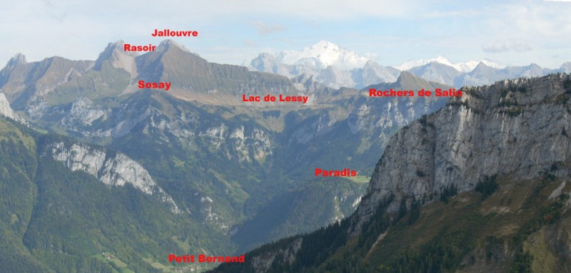 Vue d'ensemble du Topo avec le mont Blanc derrière.