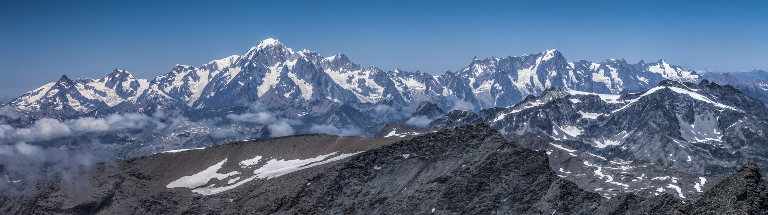 La chaîne du Mont Blanc, : de bout en bout!