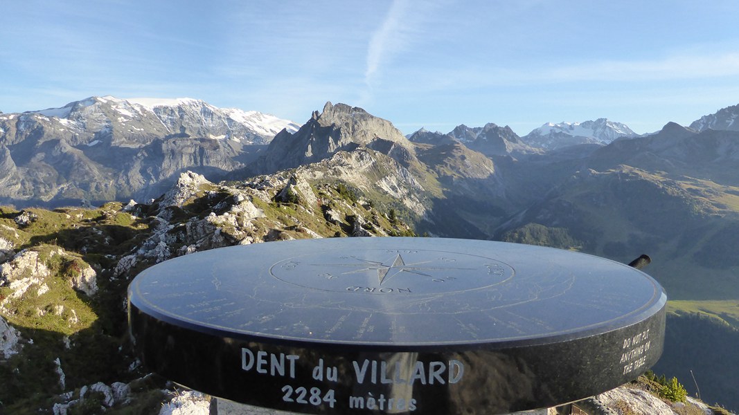 Dent du Villard : Le sommet