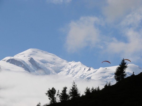 Le Mont Blanc : Deux parapentistes face au toit de l'Europe!!