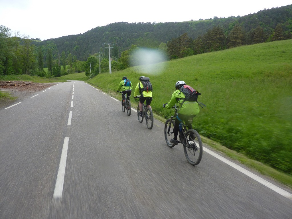 en route pour le casse croûte avant qu'il pleuve!