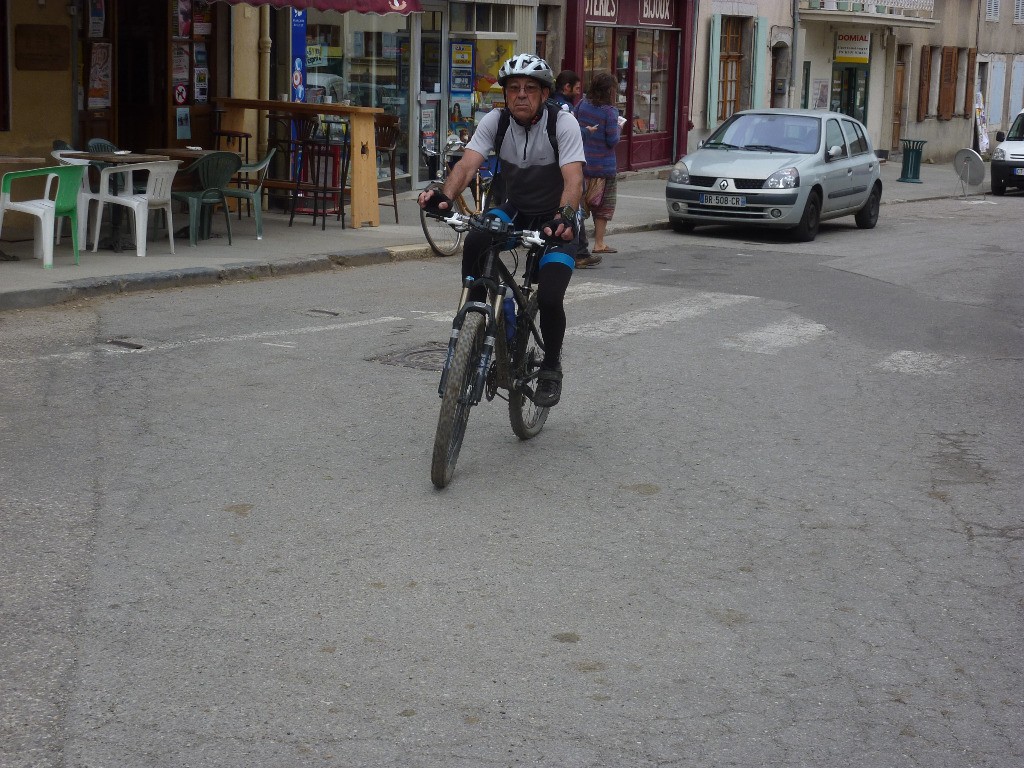 entrée dans mens pour Gégé!