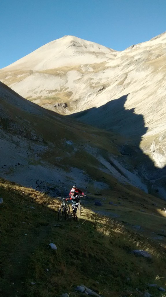 #21 remontée après la belle descente du col du Charnier remontée après la belle descente du col du Charnier