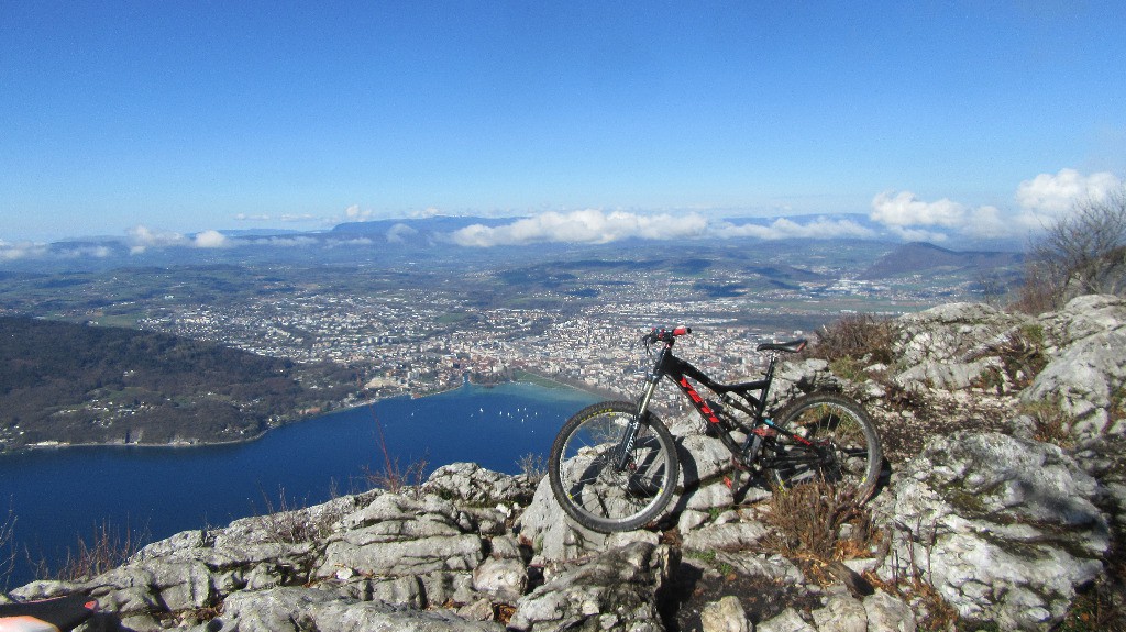 #8 Annecy depuis le Mont Baron Annecy depuis le Mont Baron