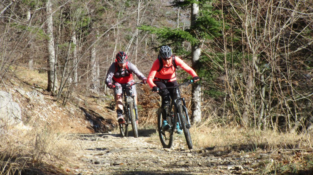 #4 Simon et Sylvie s Simon et Sylvie s'accrochent bien sur la route forestière du Creux du Loup