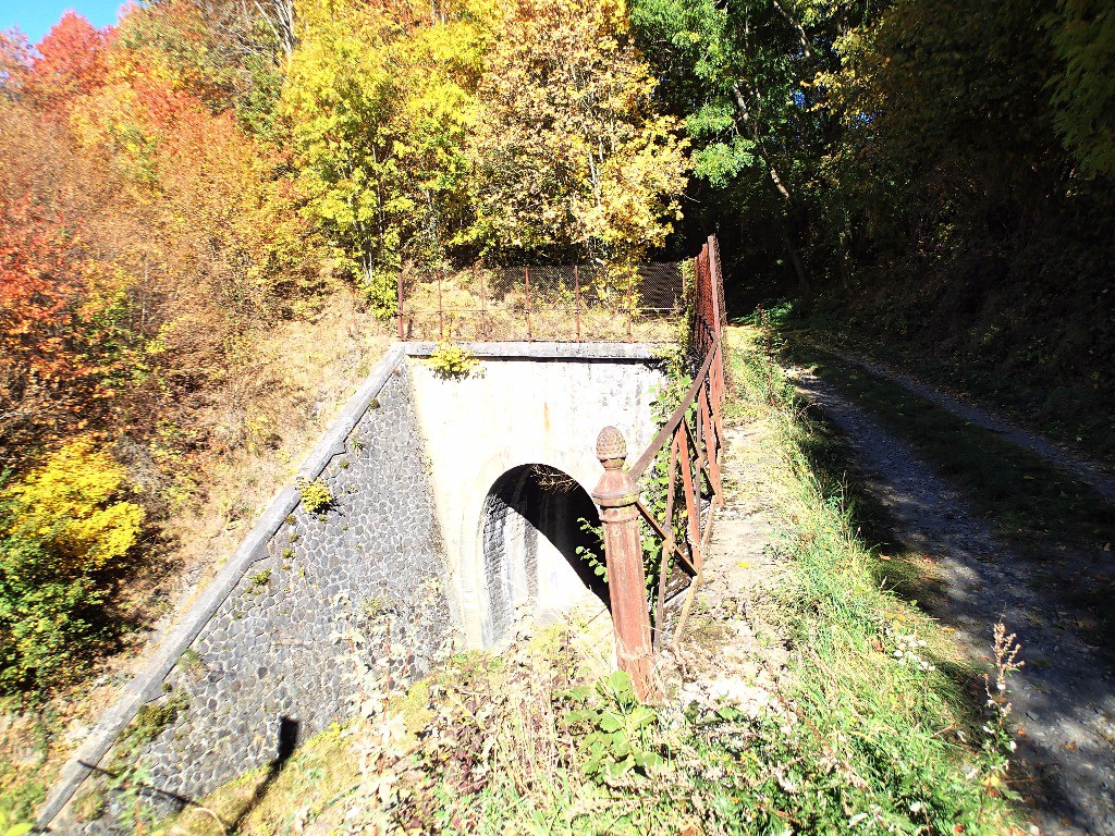#9 2 voies ferrées qui se croisent et pas la queue d 2 voies ferrées qui se croisent et pas la queue d'un train, j'te jure !!!
