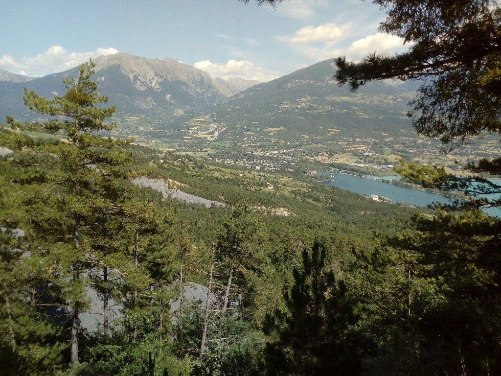 Vue dans la descente de Puy Sanières