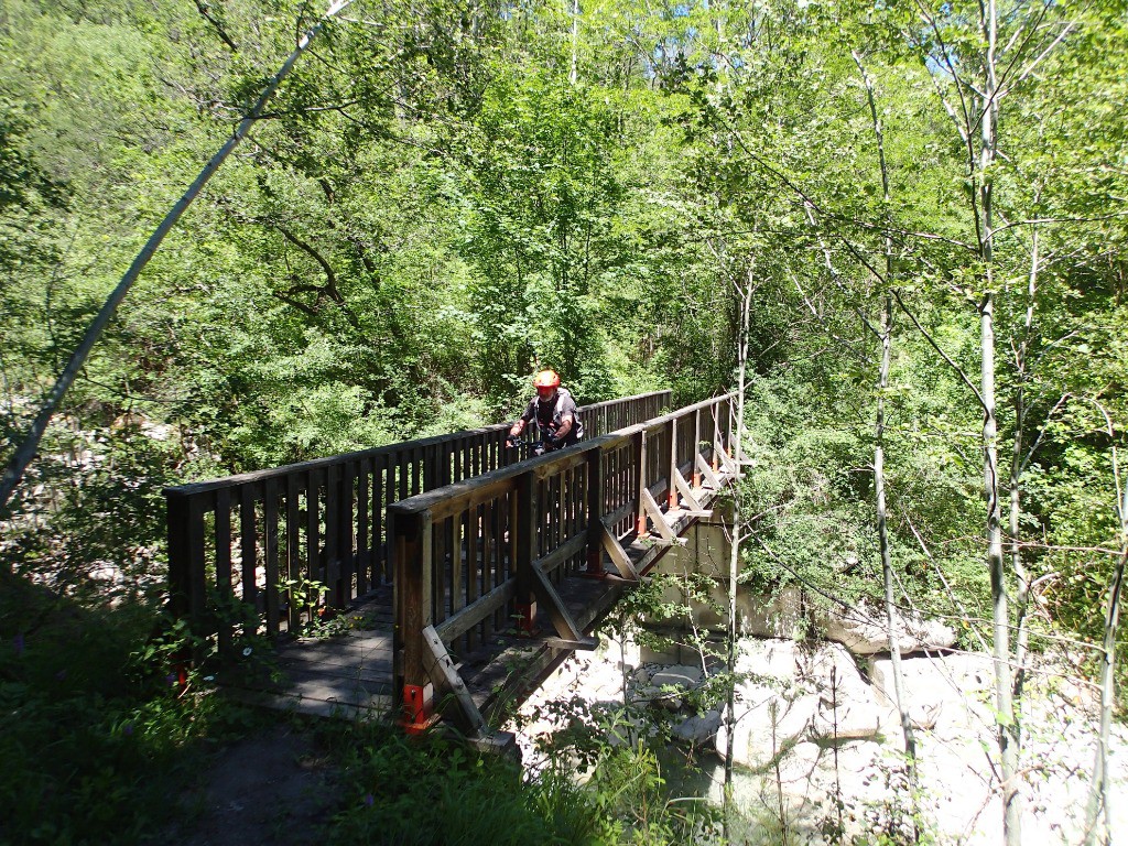 #16 La passerelle d La passerelle d'Orbannes.