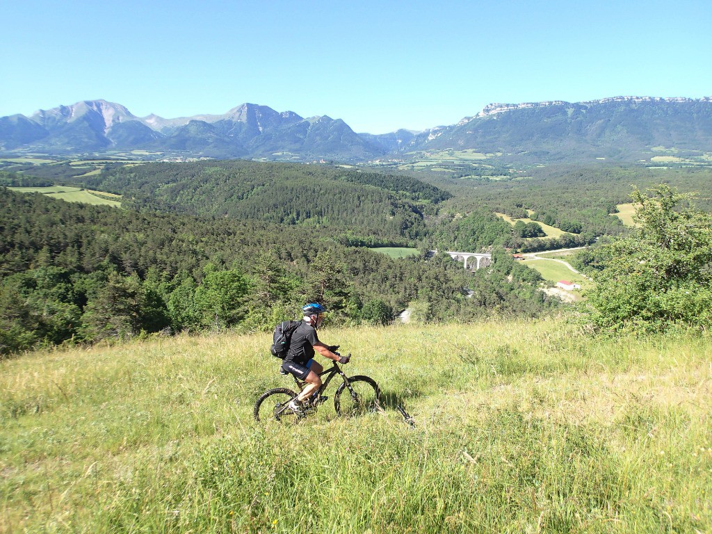 Dans la remontée vers Lavars...