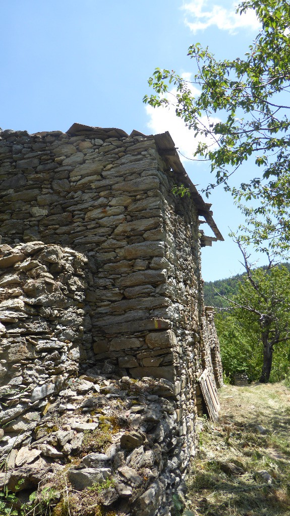 Ruines au dessus de Verdeggia