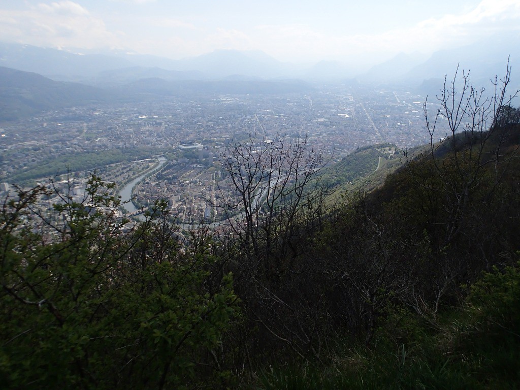 Grenoble vue du cairn sous le Rachais.