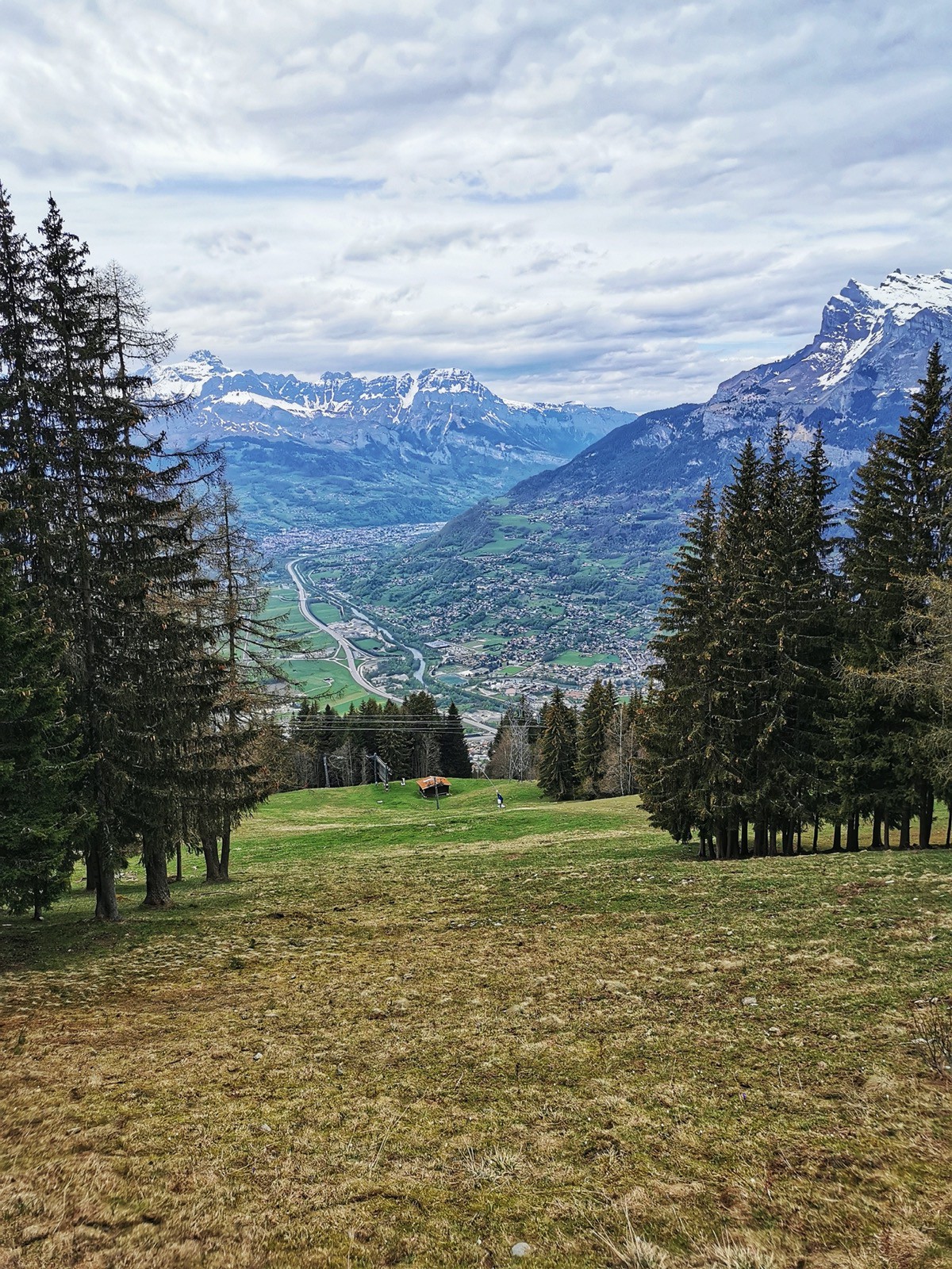 Pleine vue sur la vallée de Sallanches/Passy depuis le Plancert