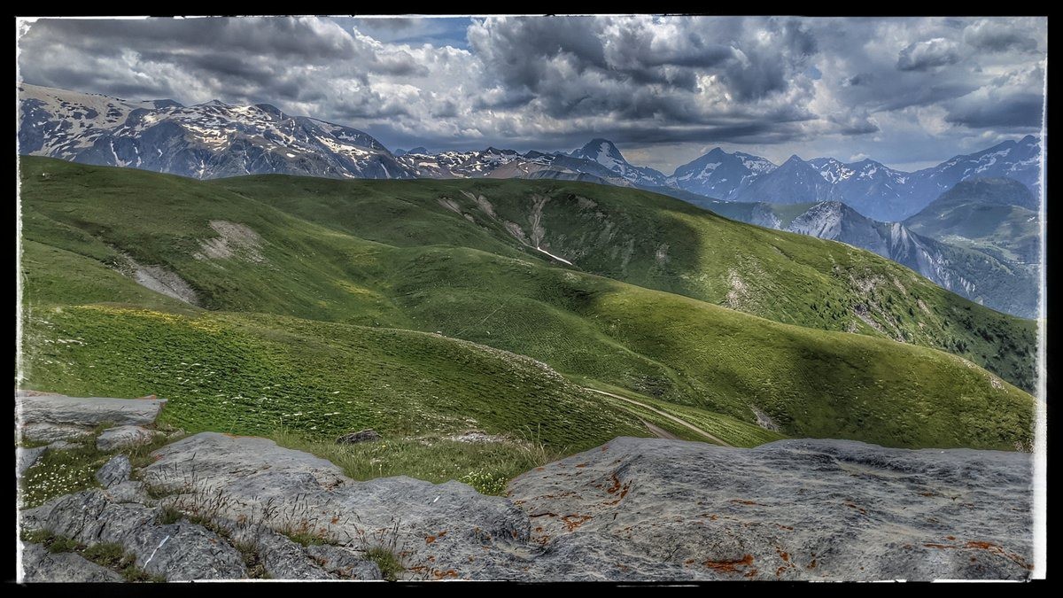 #21 Surre Saroi et sa crête à rouler Surre Saroi et sa crête à rouler