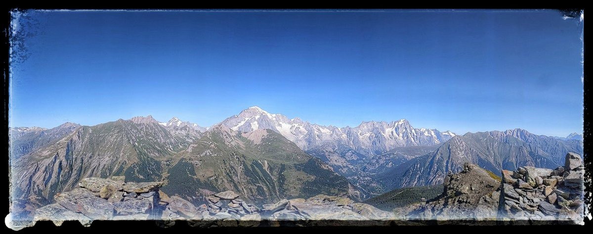 panorama du massif du Mont-Blanc