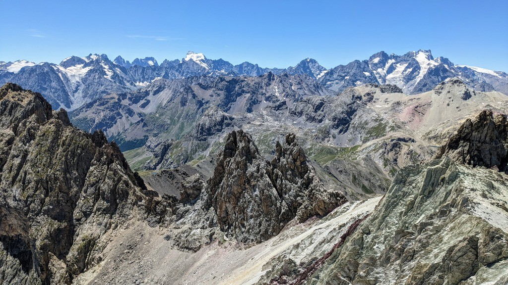 Vue du sommet vers les Ecrins