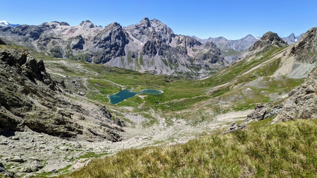 Vue sur lac des Cerces et Grand Galibier