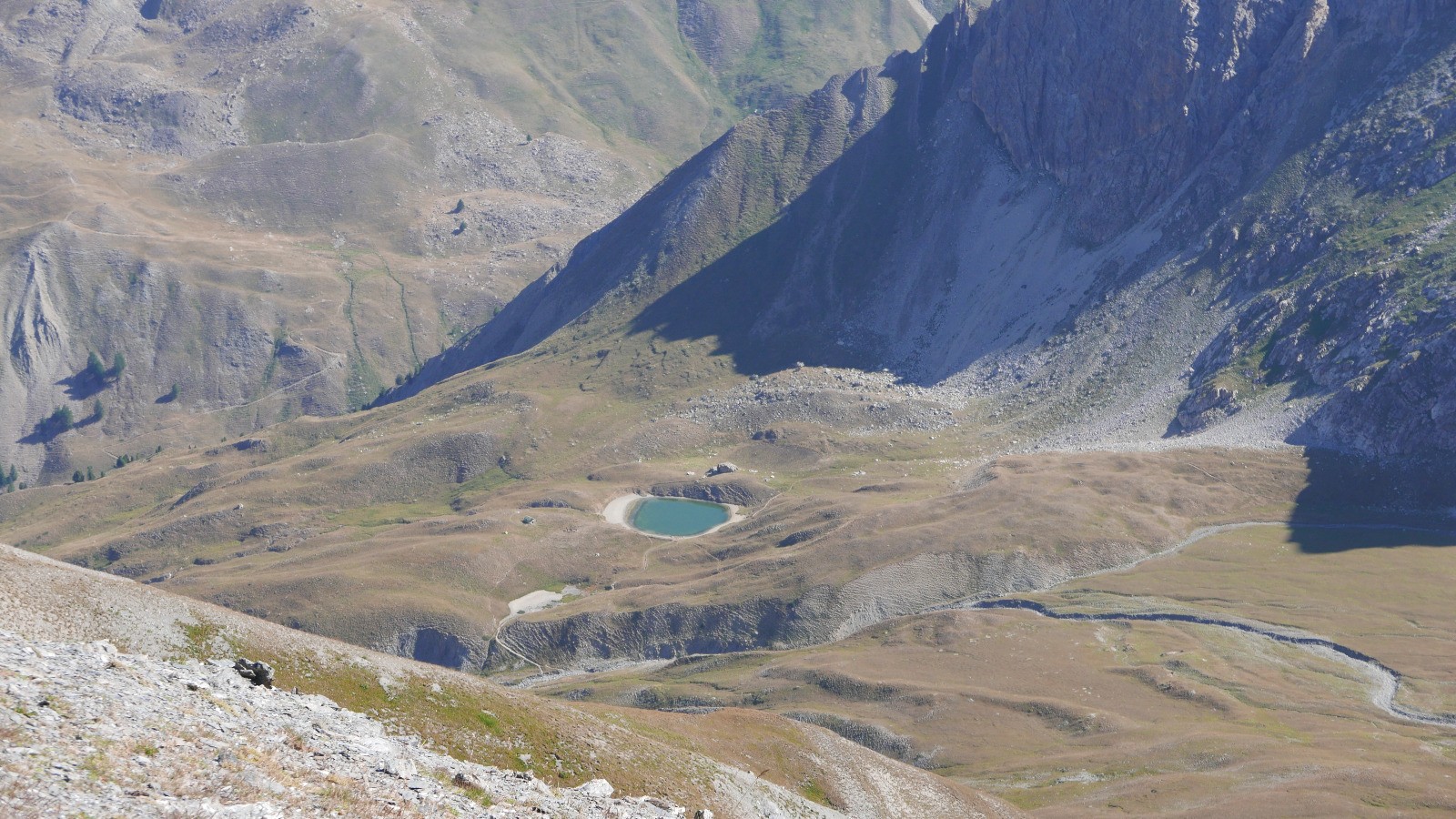 Depuis le sommet, vue sur le lac de Clausis.