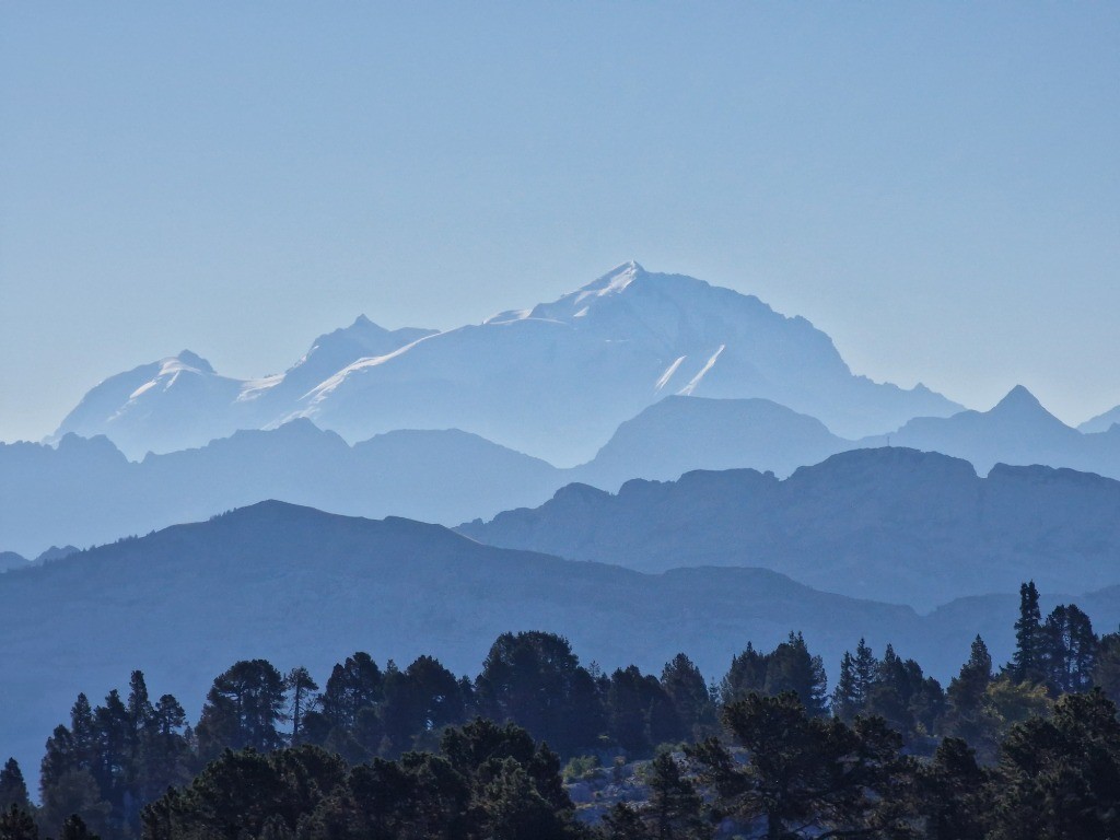 Mont Blanc le matin, on dirait une peinture de Gilles Giacomotti (pour ceux qui le connaissent)