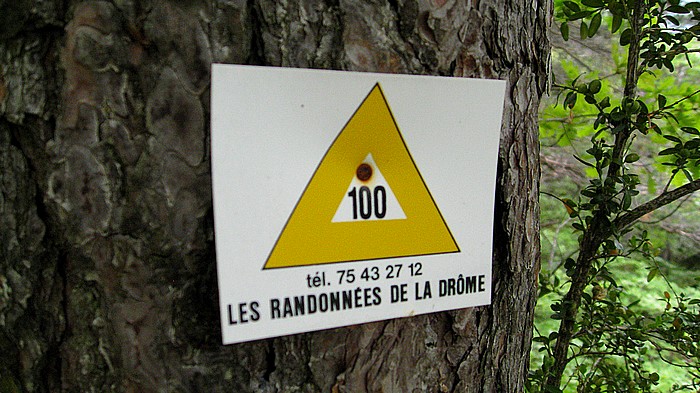 #5 Balisage N°100 : Pour remonter sur la Montagne de Cerne Balisage N°100 : Pour remonter sur la Montagne de Cerne