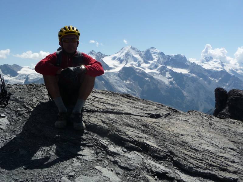 Barrhorn : Pierre posant au sommet de "son 3000" du Valais !!