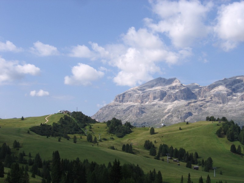 Dolomites-Pralongia : 1.Gruppo della Sella (versant E)