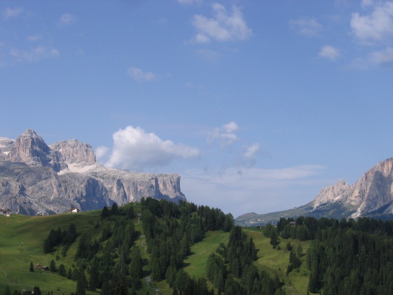 Dolomites-Pralongia : 3.Gruppo della Sella (versant E)