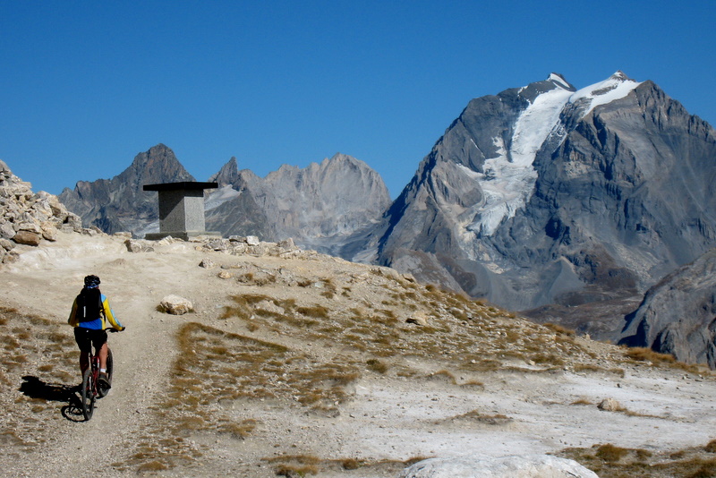 Petit Mont Blanc : une arrivée plutôt esthétique. Certes, ce n'est pas Digne les Bains !